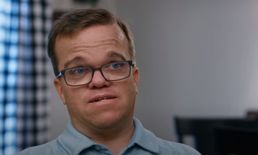 Trent Johnston Teaches His Sons the Art of Love in New 7 Little