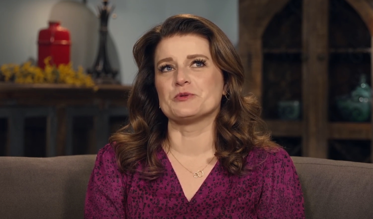 Sister Wives: Robyn Brown’s Secret $62K Doll Addiction Exposed!