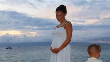 Bringing Up Bates: Carlin Bates’ Baby Bump Goes Viral